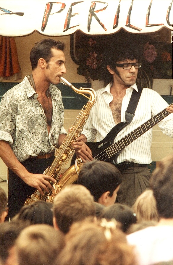 Circ Perillós, La rulot - Jordi Borrell i Pep Castells- Premià de Dalt, 28 juny 92 (Foto Oriol Wendenburg)