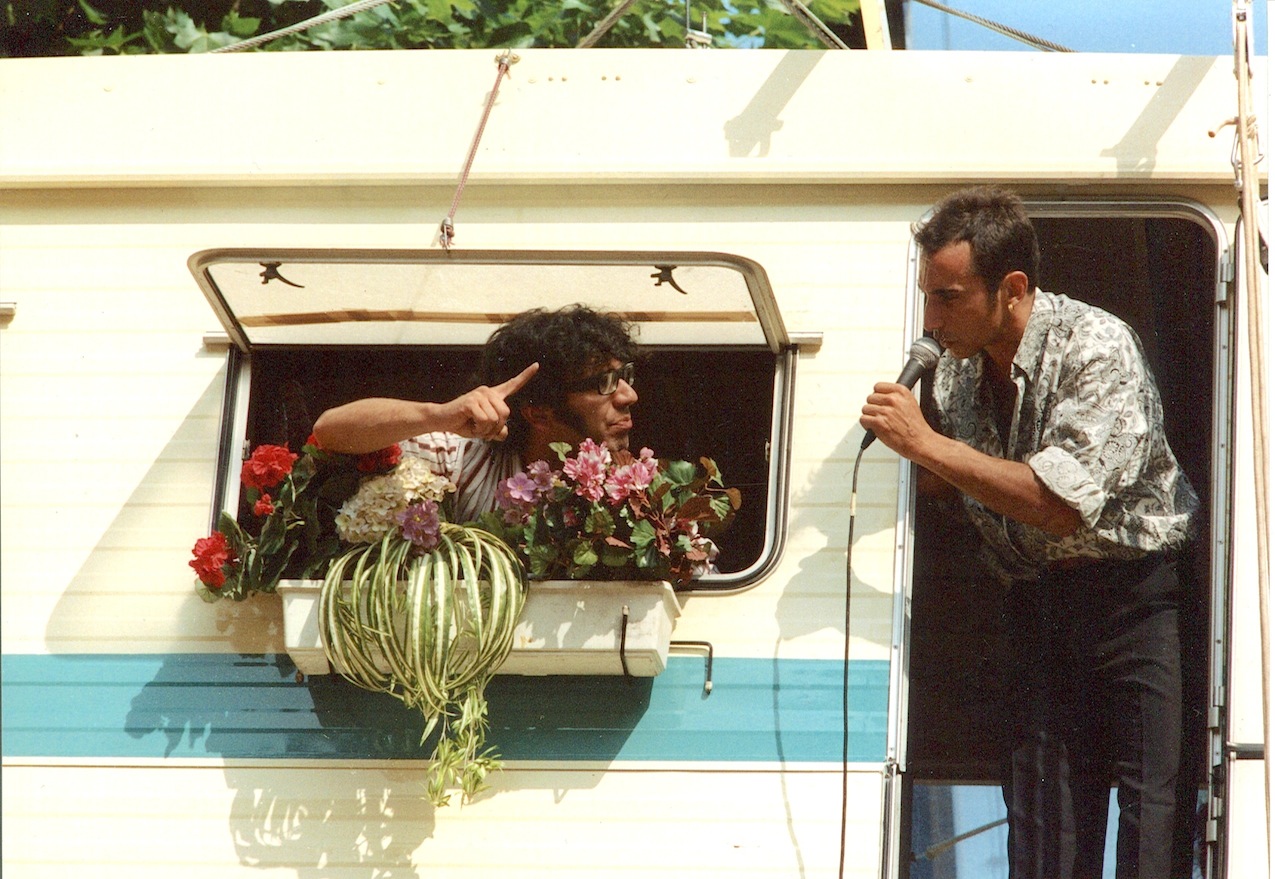 Circ Perillós, La rulot - Pep Castells i Jordi Borrell - Premià de Dalt, 28 juny 92 (Foto Oriol Wendenburg) 